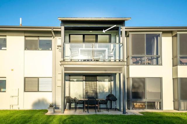 Beach Stayz Semaphore Upstairs Two Bedroom Apartment