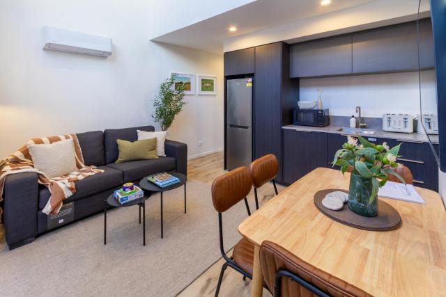 Executive Central City Townhouse with Parking