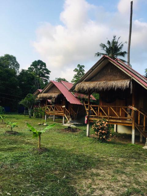Seree Bungalows & Chill Bar
