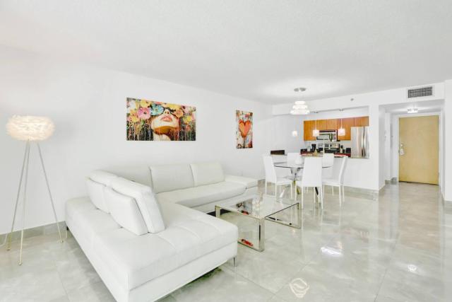 Stylish Brickell Condo with Balcony and Parking