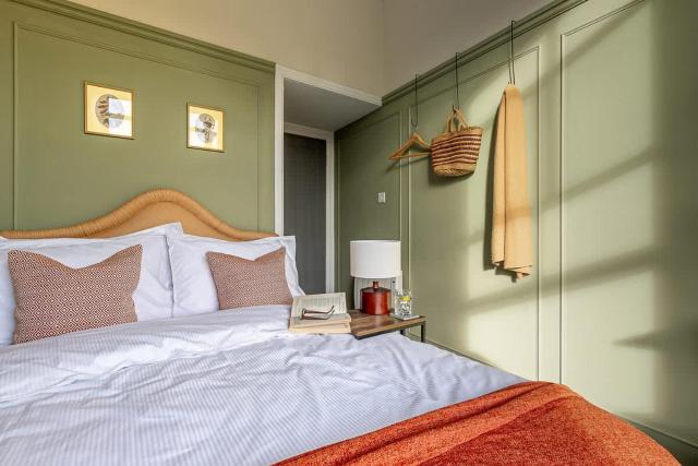 Crescent View Central & Quiet Sleeps 4