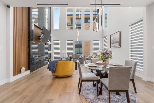 Luxurious Newly Built 5 BR 6 Bath Home w/ Rooftop