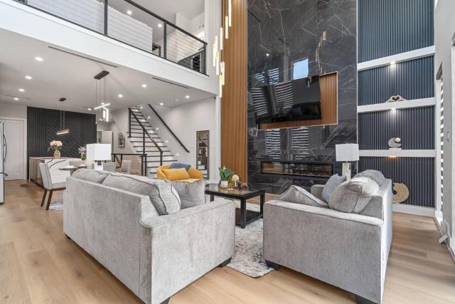 Luxurious Newly Built 5 BR 6 Bath Home w/ Rooftop