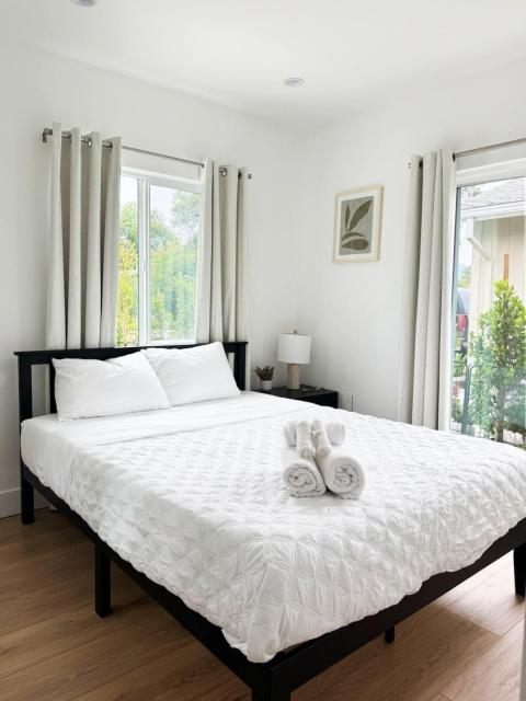 Relaxing 2BR Escape in Trendy West LA - CM-CAL