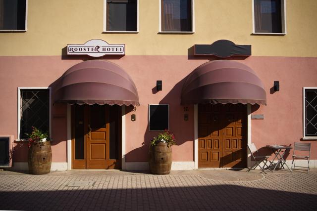Rooster Hotel
