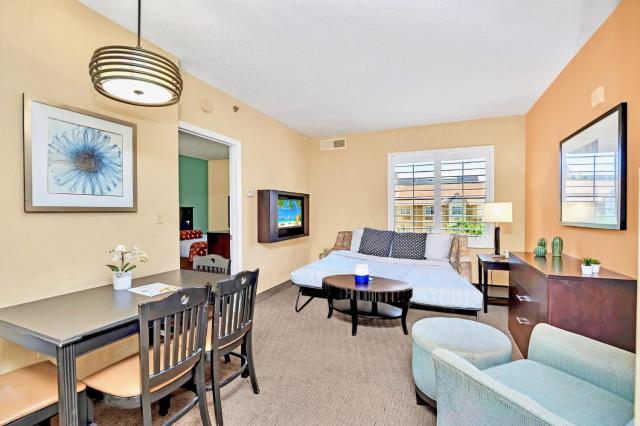 Modern 1BR-King Bed with Pool & Hot Tub-Near Disney