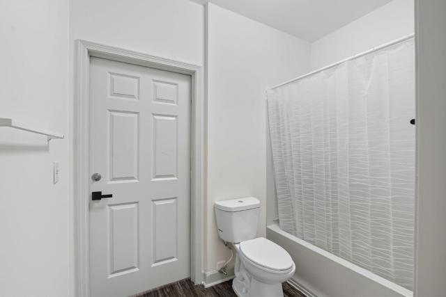 Chic 2BR2BA with Gym and Rooftop Access