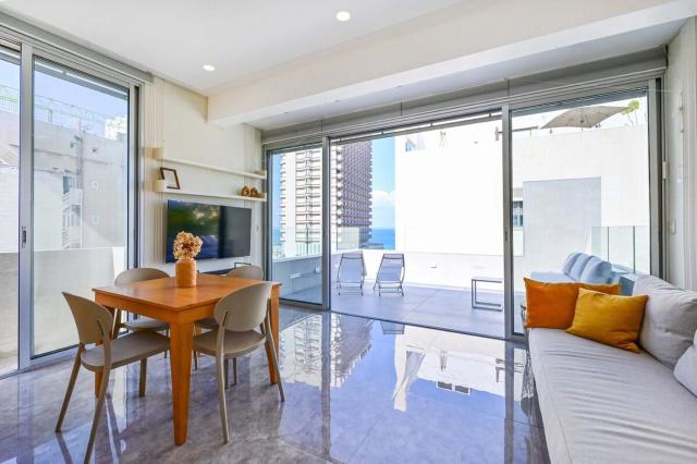Elegant 1BR Sea View Balcony