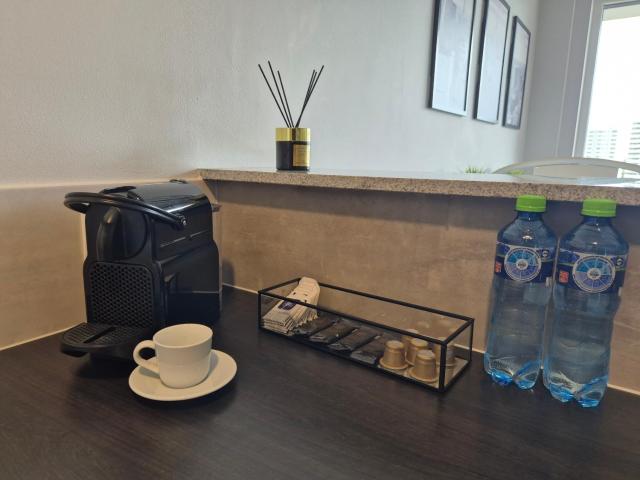 APARTAMENT WŚRÓD 1000cy ŚWIATEŁ - prywatny parking - duży balkon - piekny widok nocą na panoramę Tysiaclecia