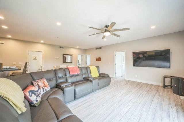 Peaceful 4BR Barn Loft Escape