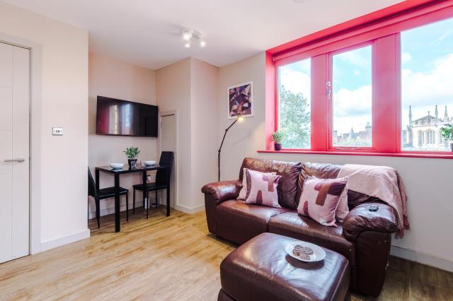 Modern 2BR near Wigan Town Centre