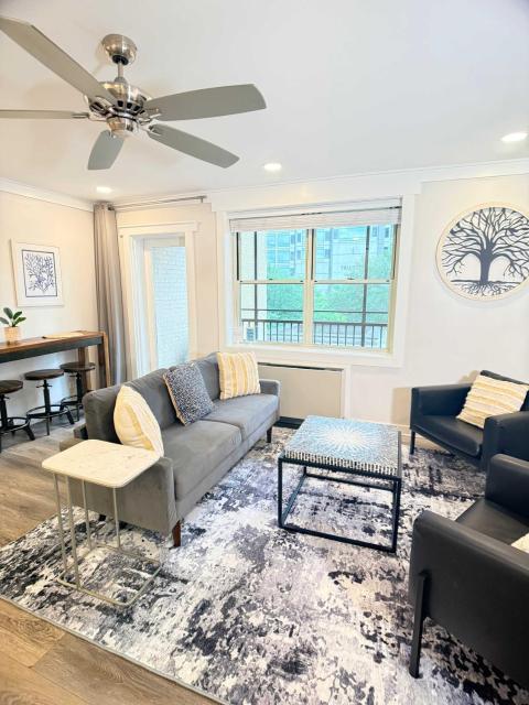 4F Chic Condo Retreat in Downtown Atlanta