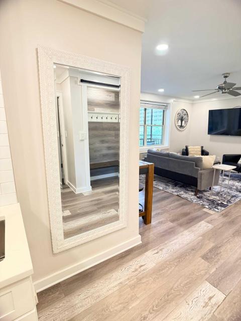 4F Chic Condo Retreat in Downtown Atlanta