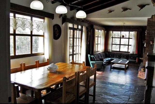Cuatro Cerros Hostel