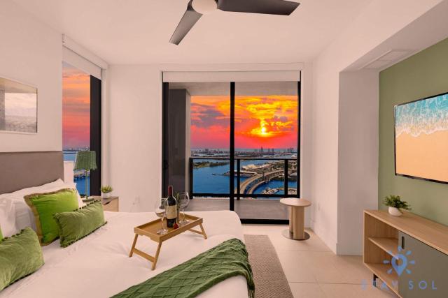 Luxury Apartment 3 Bedrooms Pool Gym Views & More