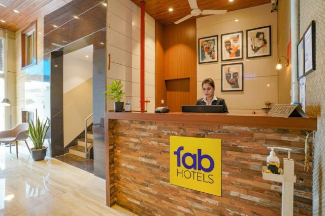 FabHotel Starwood Residency - 100M From Dr DY Patil Stadium