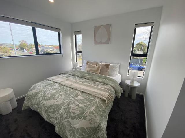 Christchurch Riccarton Brandnew Townhouse - Near Westfield Mall - Free Parking & Kitchen