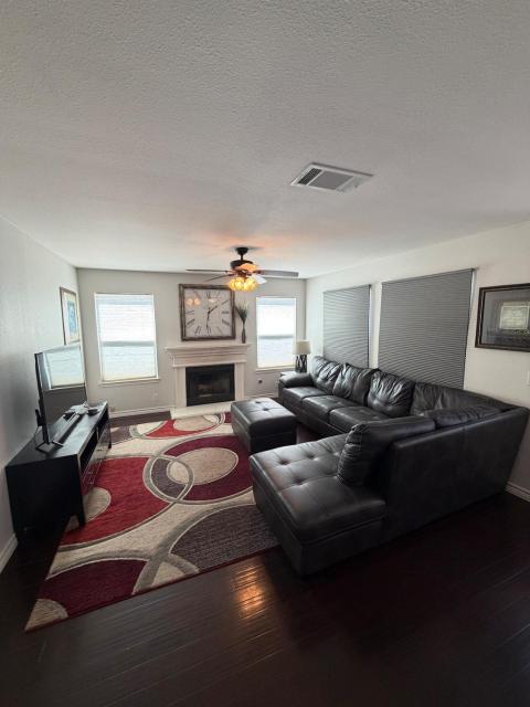 Family Friendly, Relaxing home in Great Location