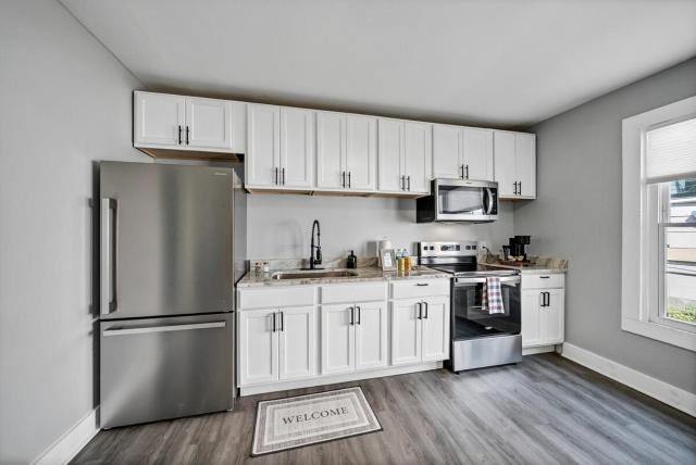 Bangalow 2B 1 BA - Minutes from 5 Points