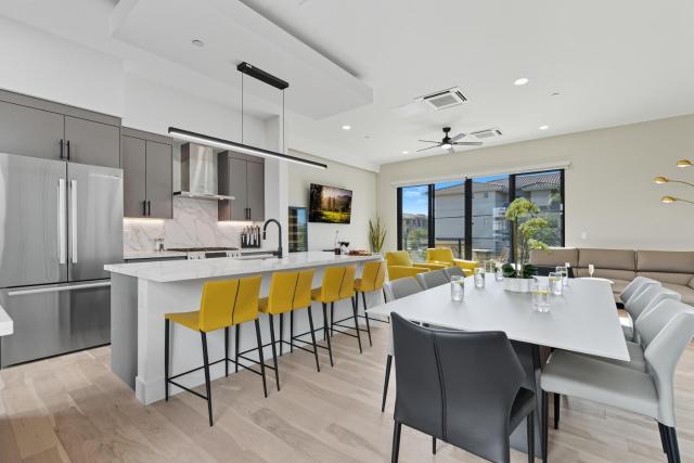Papago Townhouse-Rooftop Deck-Old Town