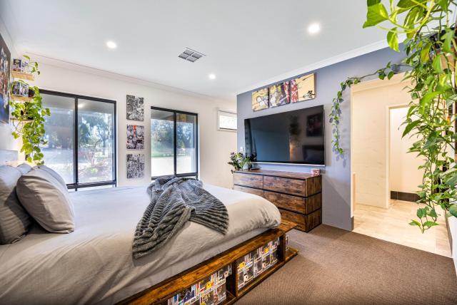 King Suite with Private Ensuite