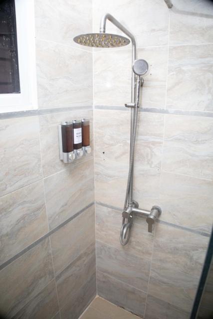 Beautiful 3BR Condo With Great Amenities free parking
