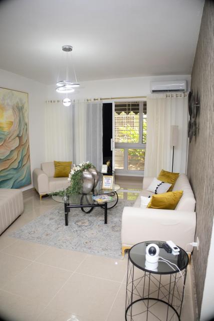 Beautiful 3BR Condo With Great Amenities free parking