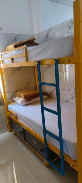 V R S Luxury AC & NON AC Male Dormitory