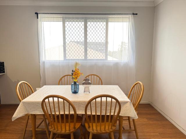 14B Sunny Ensuite Room in Coppers Plains