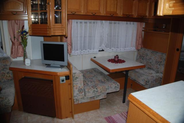 Weinberg-Panorama- Mobilhome - Wohnwagen