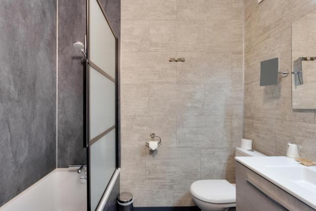 Brit Hotel le Cygne