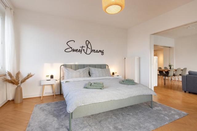 Spacious City View Apartment - Prime Location Biel