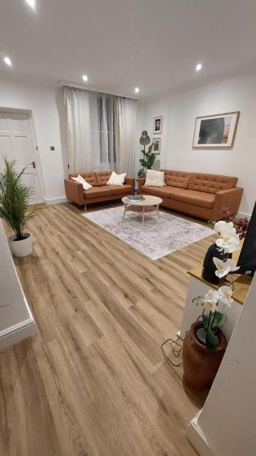 1 Bedroom Seafront Lower Ground Floor Apartment with Private Parking