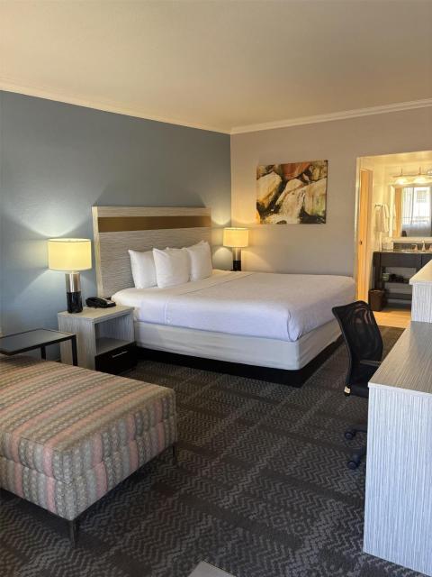 SureStay InnSuites Phoenix Hotel & Suites by Best Western