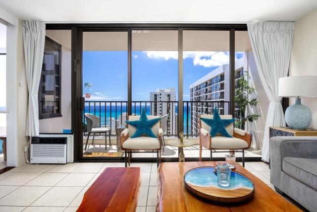 34FL Deluxe Living in Waikiki - Ocean View Condo with Parking