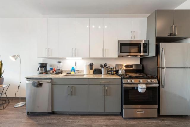 New Modern 1BR City Escape