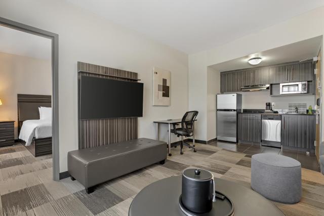 Best Western Plus Airport Inn & Suites