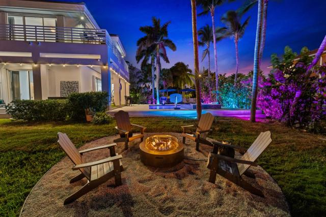 Waterfront Villa, Steps to Beach