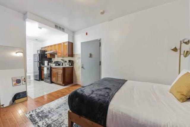 Cozy Studio across from Convention Center - 4R