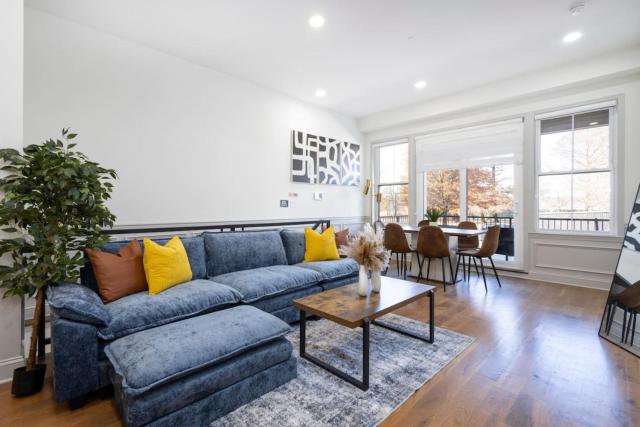 2BR w Balcony - Fairmount Park - 10 mins to DT