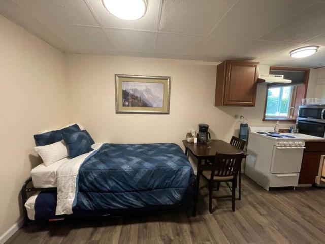 Cozy studio, walk to downtown, near restaurants