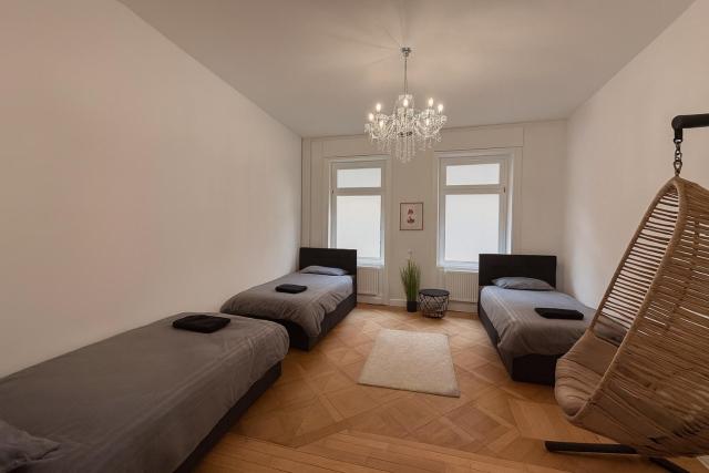 Offenbach 200m2 9 Betten O1