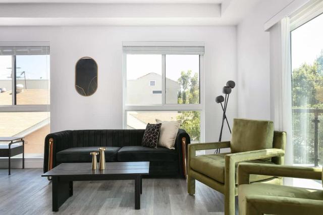 3BR Urban Retreat with Modern Amenities