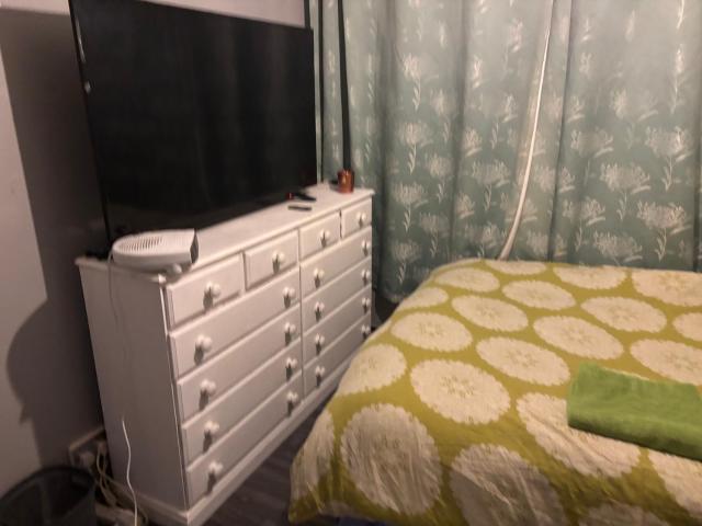 Female&Family single, double and king size rooms with shared bathroom