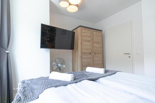 Stylish 1BR with Living Room 9 Min to Downtown Metro Nearby