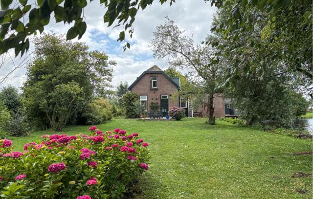 Amazing Home In Stolwijk With House Sea View