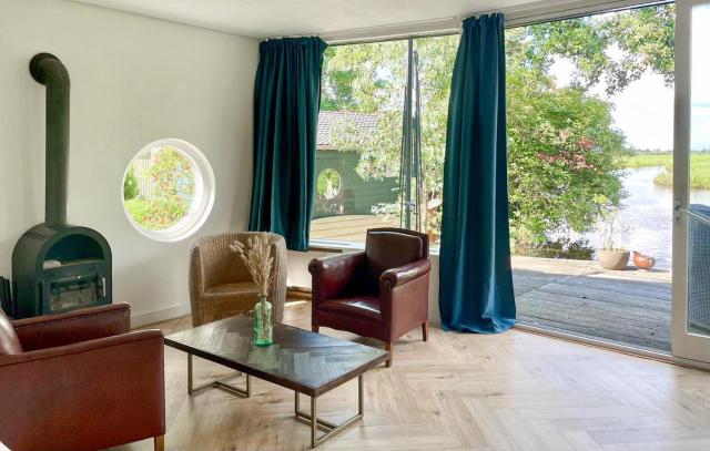 Amazing Home In Stolwijk With House Sea View