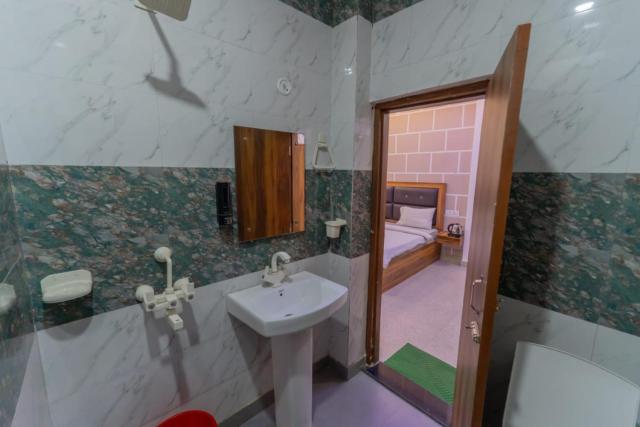 Big Brother hostel Hotel