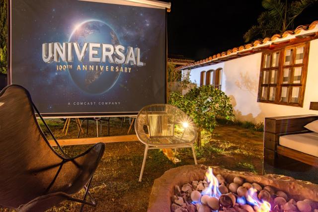 Exclusiva cabaña con tina en piedra, fogata y cine