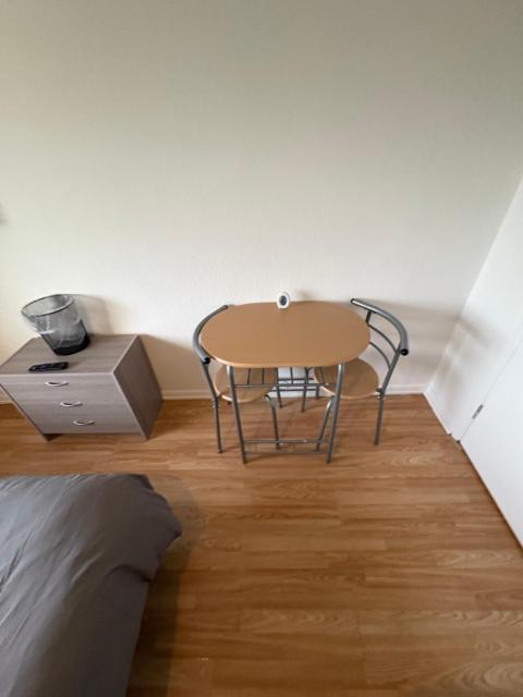 Cosy room 2 Gatwick